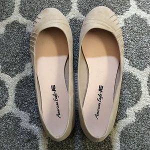 Black and nude flats